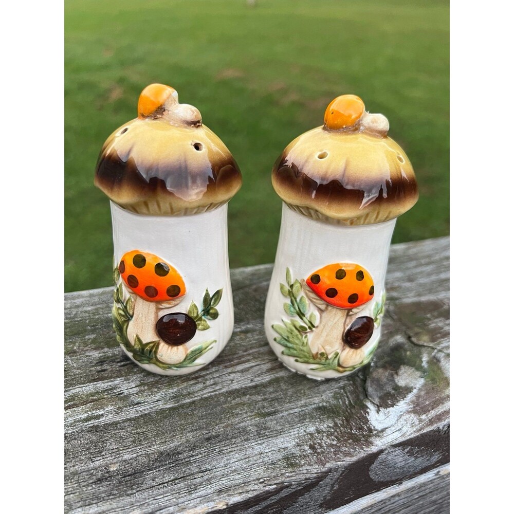 Vintage~1970s~Merry Mushroom~Salt and Pepper/Spice Shakers~Set of 2~Sears